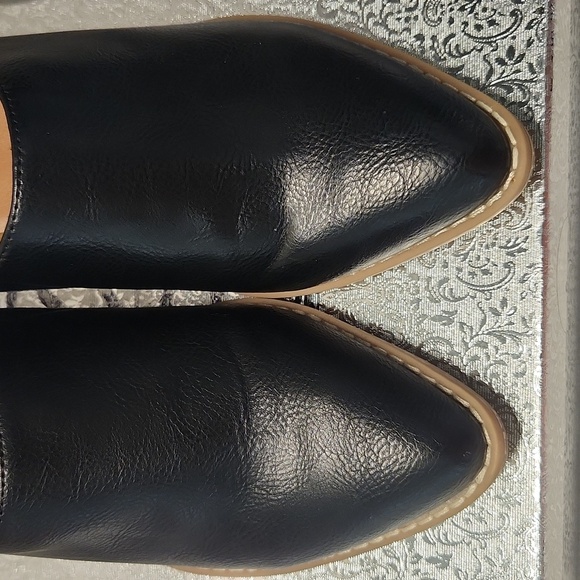 CYNTHIA ROWLEY SIZE 9 Elegant Black Leather Women's Shoes - Picture 6 of 12